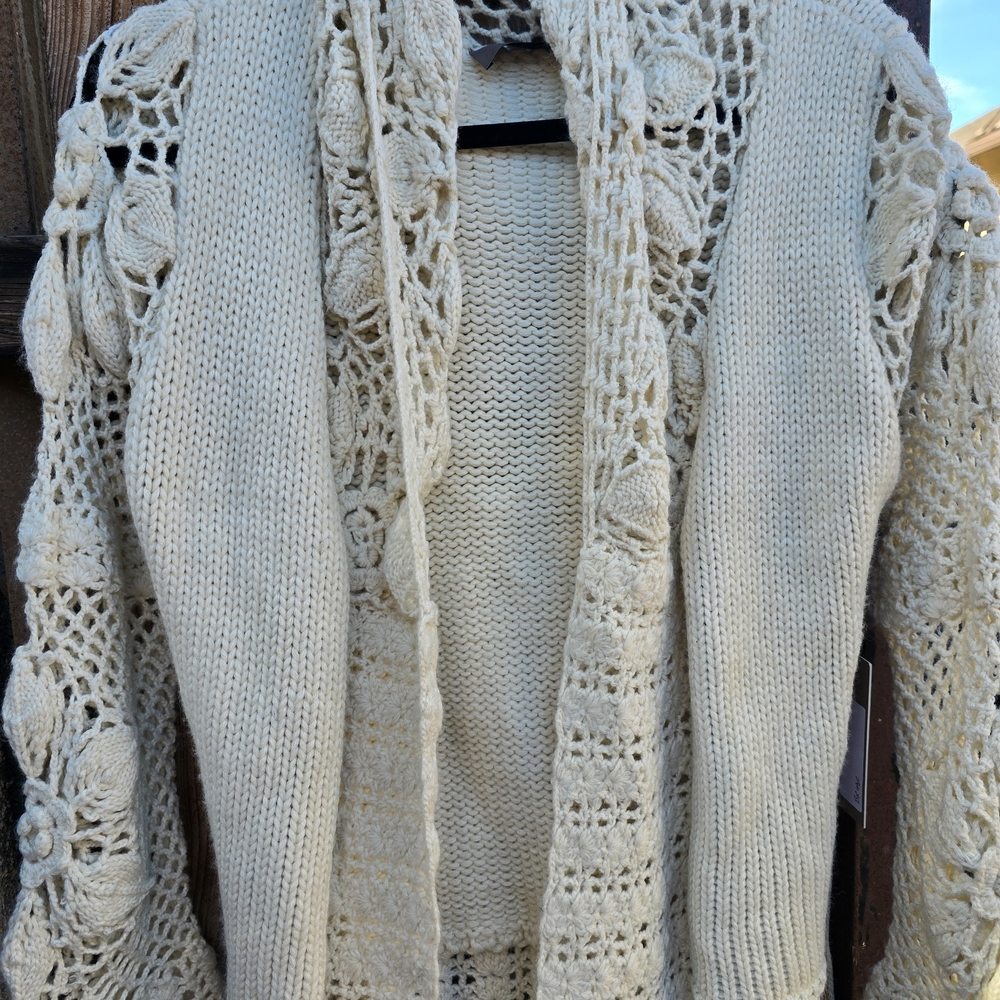 Chic Cream Women's Knit Cardigan